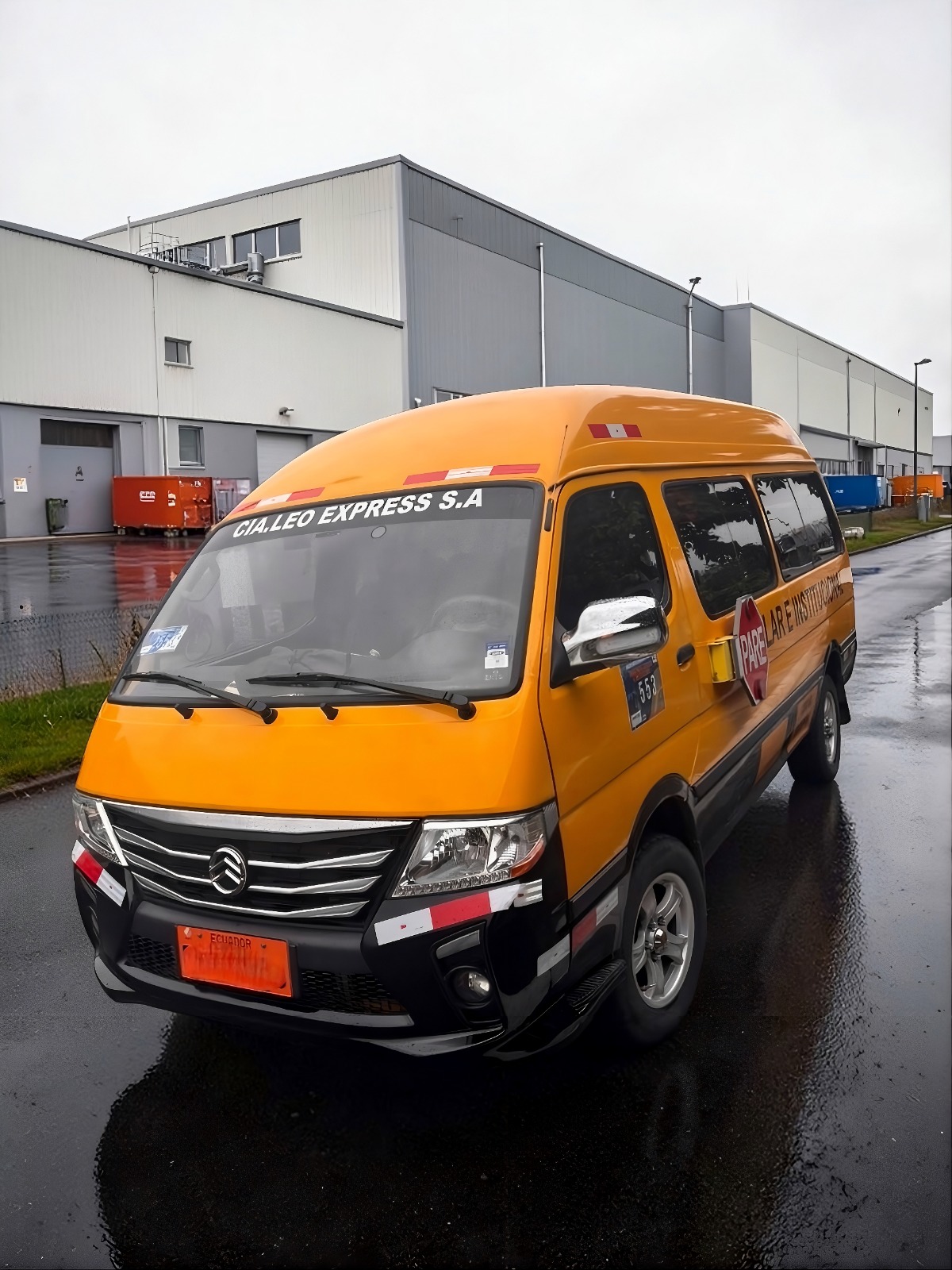 Furgoneta 16 pasajeros